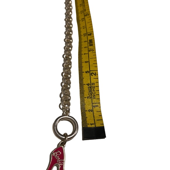 Women’s Barbie bracelet with pink shoe shape charm - Picture 4 of 5